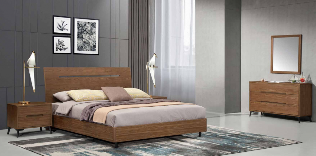 CAMA: 1.60X2.00
COMODA: 1.20X0.40X0.76
CAMISEIRO: 0.55X0.40.048,5
MOLDURA: 0.70X0.80X0.29

ACABAMENTO EM NOGUEIRA 